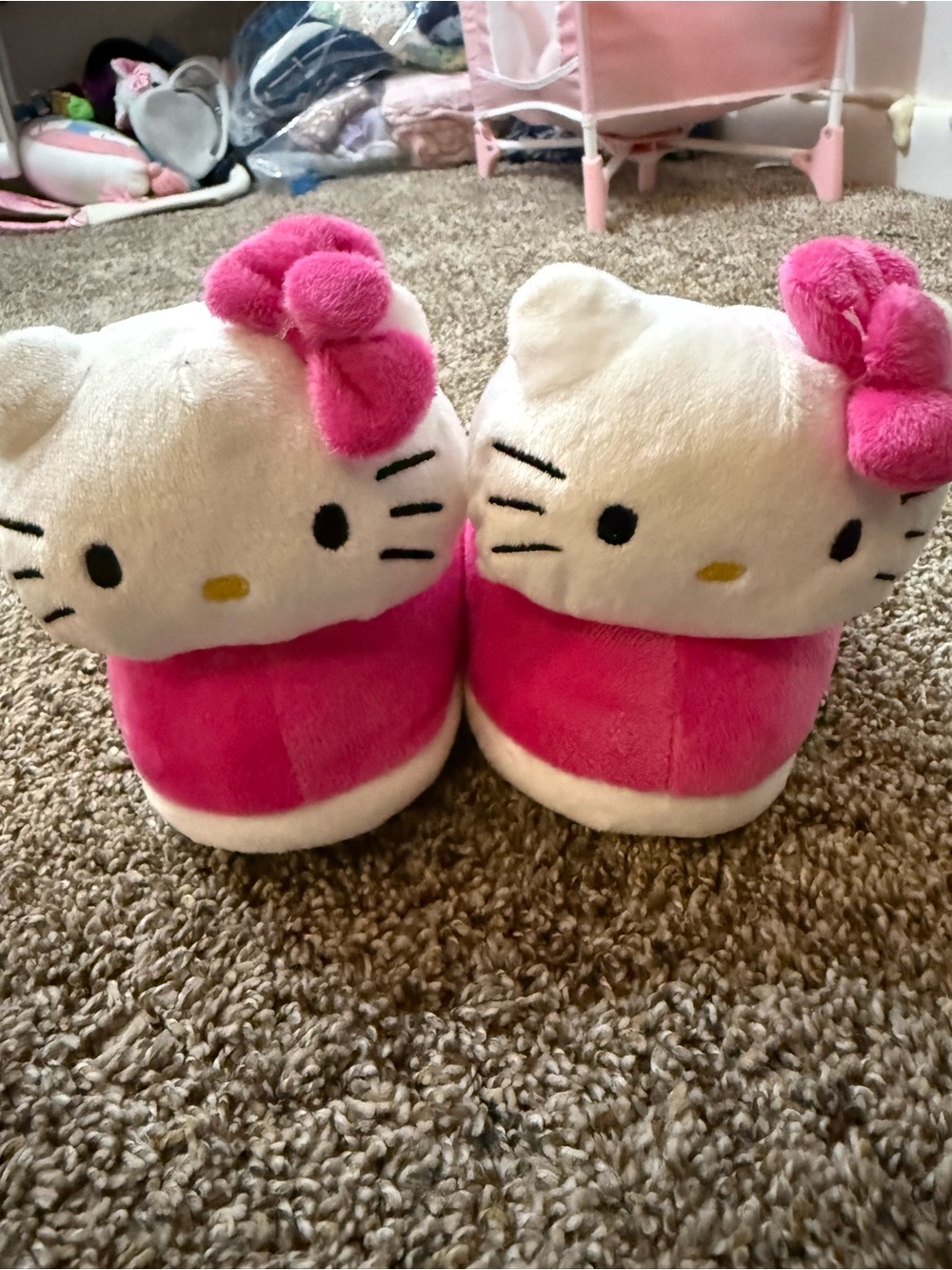 Hello Kitty Plush Slippers in White and Pink